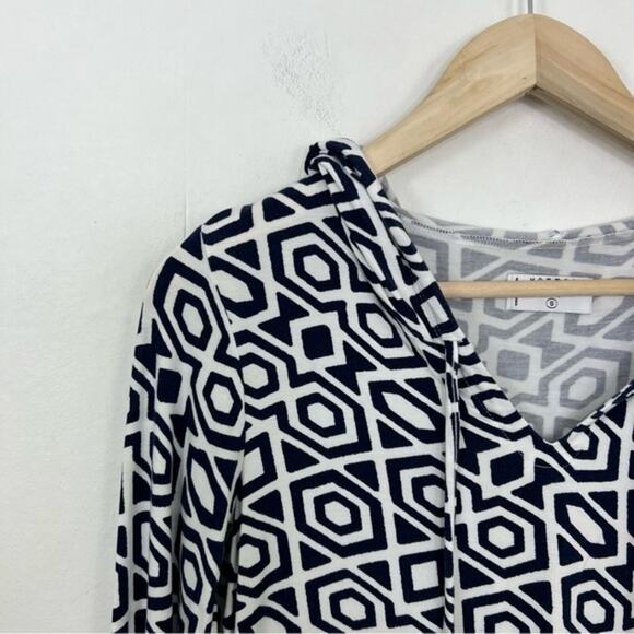 Mott 50 Navy Diamond Nancy Hooded Cover Up SPF 50 Bamboo Size Small - Picture 3 of 12